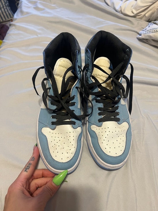 Jordan Black and White Sneaker Interior Detail - Picture 2 of 4